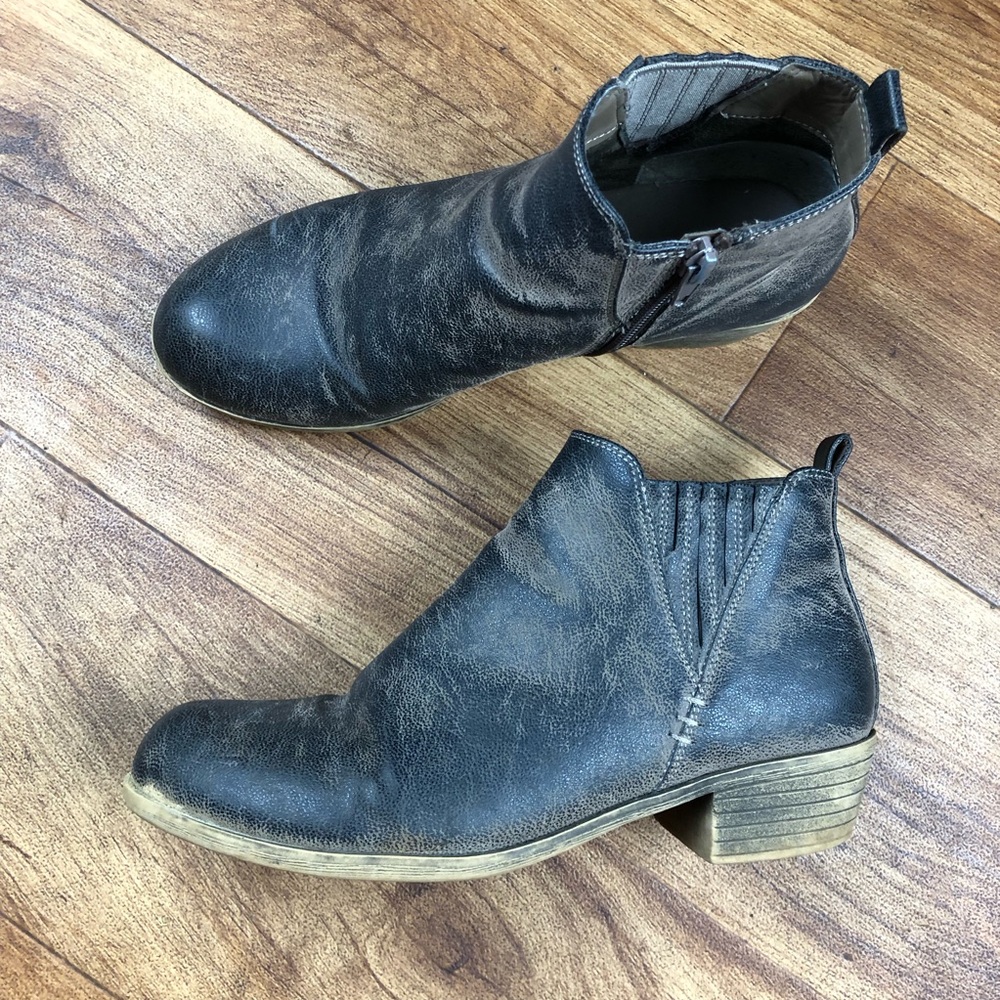 Sophia Taylor Black Distressed Marjorie Ankle Boots Shoes